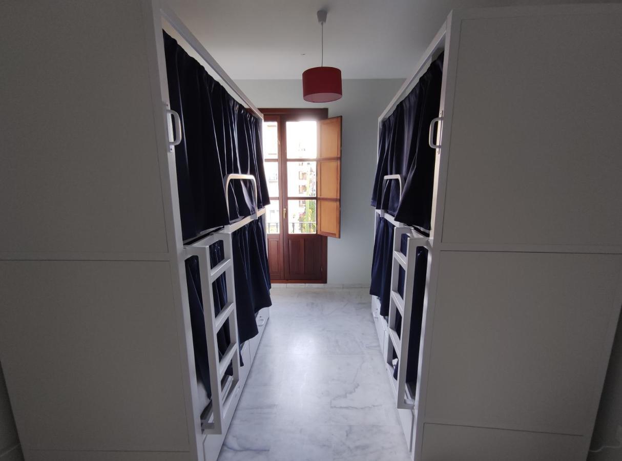 New Samay Hostel Seville Exterior photo