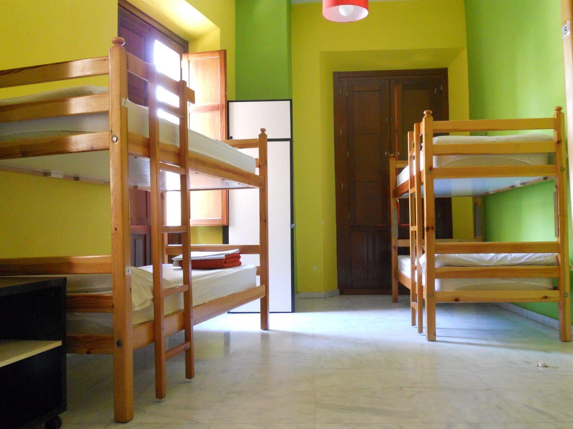 New Samay Hostel Seville Exterior photo