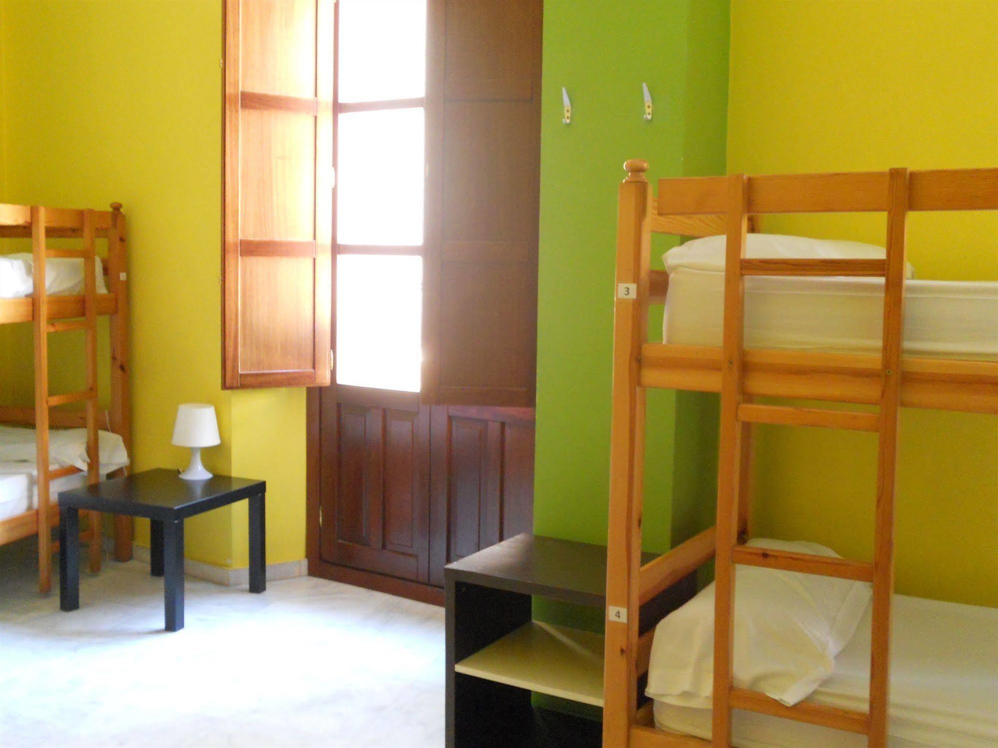 New Samay Hostel Seville Exterior photo