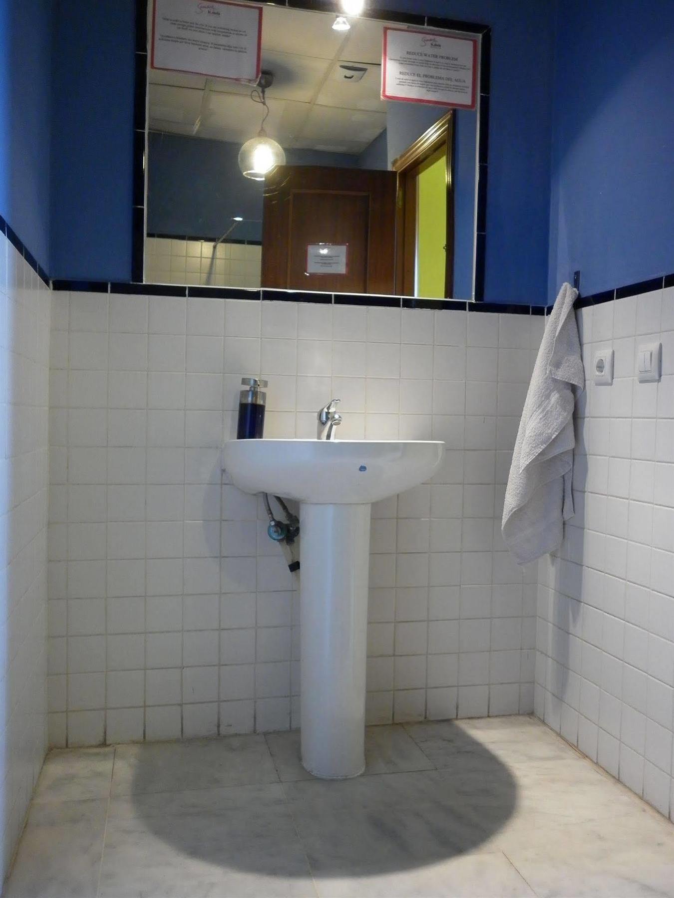 New Samay Hostel Seville Exterior photo